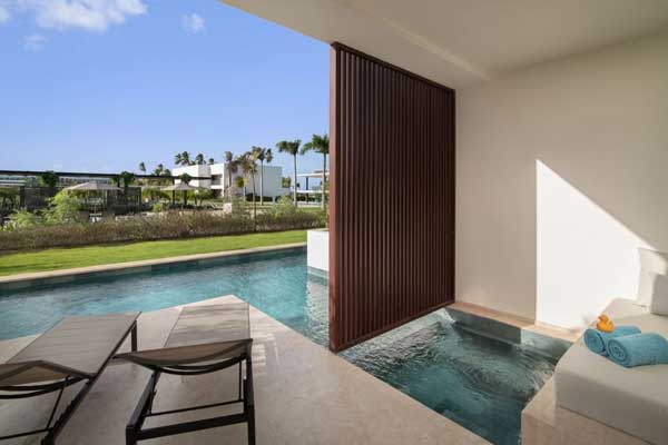  Honeymoon Junior Suite Swim-Up - Live Aqua Punta Cana Hotel